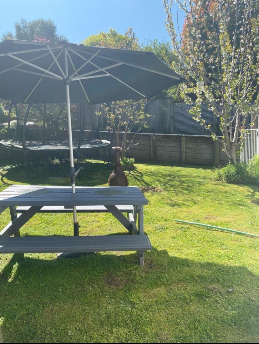 פאראפאראומו Raumati Guest House מראה חיצוני תמונה